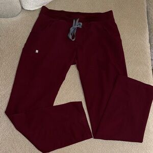 FIGS kade cargo in M Tall